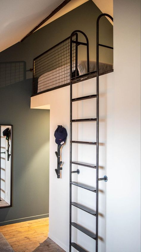 Industrial Loft Ladder, Mezanine Interior Small House Plan, Ladder For Bunk Bed, Bunk Bed Ladder Ideas, Loft Bed Ladder, Loft With Ladder, Shelf Stairs, Loft Ladder Ideas, Mezzanine Loft