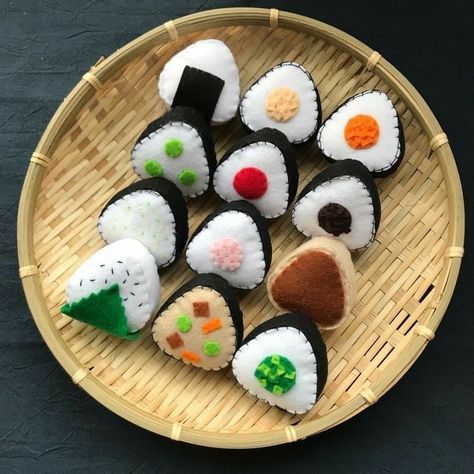 Minecraft Diy, Felt Toys Diy, Felt Food Diy, Felt Food Patterns, Diy Cat Toys, Felt Play Food, Felt Crafts Diy, Sewing Stuffed Animals, Food Patterns