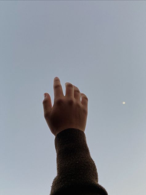 #jesus #christian #aesthetic #sky #hands #moon Salvation Aesthetic, Surrender To God Image, Prayer Hands Aesthetic, Theologian Aesthetic, Praise Aesthetic, Christian Photography, Prayer Hands, Surrender To God, Aesthetic Sky