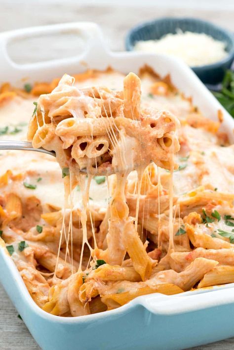 Baked Penne Pasta Recipes, Baked Pasta Recipes Easy, Easy Bake Oven Recipes, Easy Oven Recipes, Baked Penne Pasta, Pumpkin Recipes Dinner, Penne Recipes, Meals Without Meat, Penne Pasta Recipes