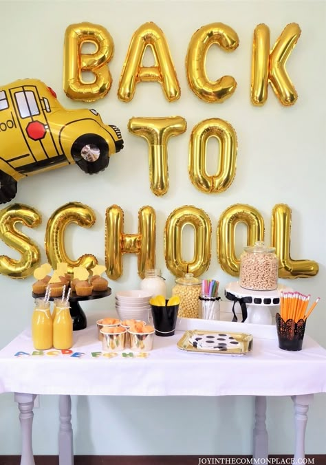 School Celebration Decorations, Back To School Event Decorations, Back To School Decorations Party, Back To School Celebration Ideas, Back To School Party Ideas For Kids, Back To School Party Food, Back To School Breakfast Party, Back To School Decoration Ideas, Back To School Picture Ideas