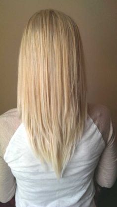 Long Hair V Cut, V Cut Hair, V Shaped Haircut, Medium Length Blonde Hair, Bangs Ideas, Haircuts For Medium Length Hair, Hair Styles 2017, Haircut And Color, Haircuts For Long Hair