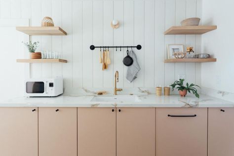 Of all the trending alternatives to icebox white in the kitchen, pink doesn’t exactly rank at the top of the list. Still, we’ve encountered several kitchens of late that use blush tones to great effect: see, for instance, A Plaster-Pink Kitchen in Bath, England, Two Young Architects Think Pink in LA, and Urban Tropical in London.  […] Slab Kitchen Cabinets, Ikea Dining Table, Ikea Kitchen Cabinets, Beach House Kitchens, Kitchen Paint Colors, Ikea Cabinets, Kitchen Upgrades, Kitchen Cabinet Doors, Pink Kitchen