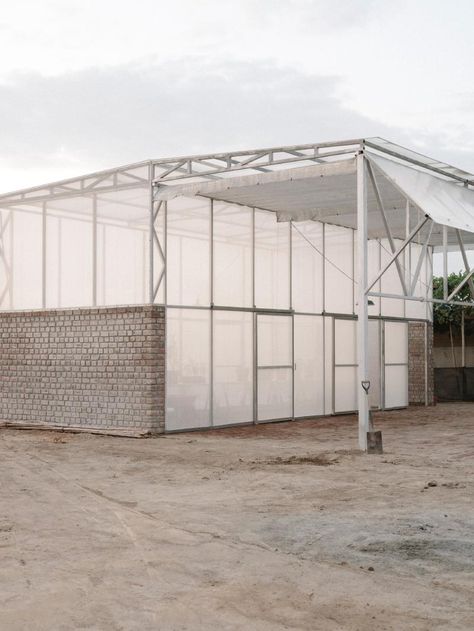 Clinker Brick, Temporary Structures, Steel Roofing, Industrial Architecture, Open Living Room, Old Bricks, Open Space Living, Structure Architecture, Concrete Design