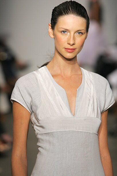 Caitriona Balfe in the Narciso Rodriguez Spring Runway Show on September 13, 2005 Outlander Claire, Dinner Host, Spring Runway, Awards Party, Cafe Society, Claire Fraser, Jamie And Claire, Caitriona Balfe, Costume Institute