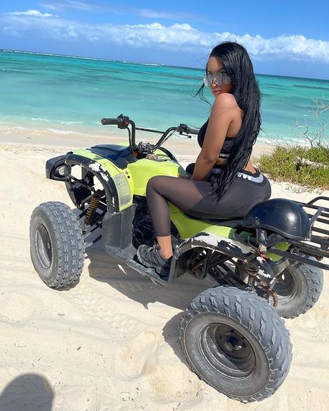 Heather Ro$e 🦋✨ (@msheatherrose) • Photos et vidéos Instagram Cute Atv Riding Outfit, Atv Outfit, Dubai Pics, Fairytale Life, Friend Travel, Black Girls Luxury Lifestyle, Sunny Holiday, Travel 2024, Atv Riding