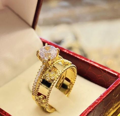 Large Diamond Rings, خواتم خطوبة, Unique Gold Jewelry Designs, Wedding Stone, Expensive Jewelry Luxury, Luxe Jewelry, Wedding Jewellery Collection, Gold Bride Jewelry, Engagement Rings Bridal Sets