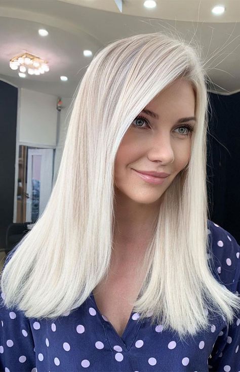 Hair Color Ideas For Blondes 2024, 2023 Platinum Blonde Hair Trends, Fall 2022 Hair Color Trends Blonde, Fall Hair Colors 2022 Trends Blonde, New Blonde Hair Trends 2024, Under Hair Color, Dark Red Hair Color, Blonde Hair With Roots, Platinum Blonde Hair Color