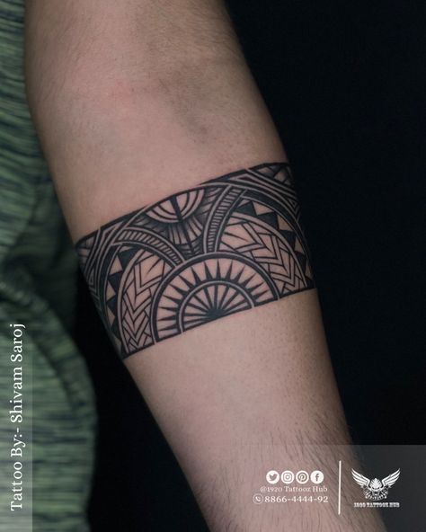 #Tattoo #Inked #Tattooldeas #TattooArt #TattooDesign #TattooInspiration #TattooArtist #TattoosOfinstagram #TattooLife # TattooCommunity #Tattooed #TattooLove #TattooedGirls #TattooedMen #Traditional Tattoo #NeoTraditional Tattoo #BlackworkTattoo #WatercolorTattoo #MinimalistTattoo #GeometricTattoo #1920tattoozhul #tattoobypankaj #tattoobypankaisharma #ahmedabad #8866444492 #gujarat #tattoo #unique Armband Tattoo Mann, Mandala Arm, Tattoo Unique, Neotraditional Tattoo, Forearm Band Tattoos, Tattoo Mandala, Arm Band Tattoo, Band Tattoo, Blackwork Tattoo