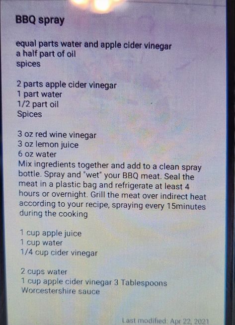 Bbq Spray Bottle Recipe, Juice Ideas, Water Mixes, Bbq Meat, Red Wine Vinegar, Apple Juice, Grilled Meat, Cider Vinegar, Apple Cider Vinegar