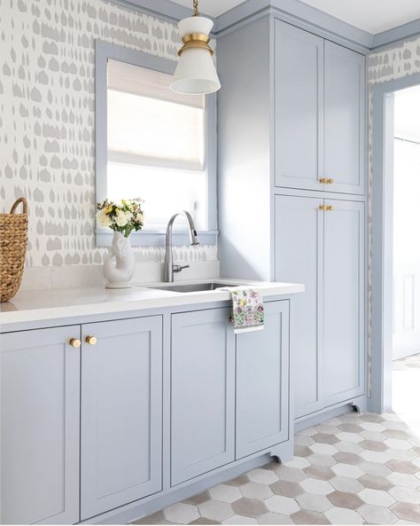 Coastal Laundry Room, Zebra Room Decor, Blue Laundry Room, Blue Shaker Cabinets, Elegant Laundry Room, Zebra Room, Vermont House, Laundry Floor, Blue Laundry Rooms