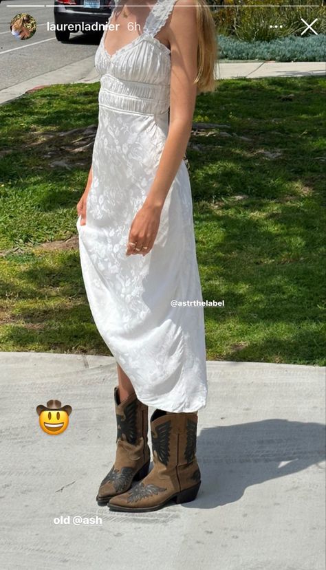 Cowgirl White Dress, Cowboy Boots Wedding Dress, Zac Bryan, Wedding Dress Cowboy Boots, Cowboy Shooting, Wedding Cowboy Boots, Coachella 2024, Costal Cowgirl, Cowboy Outfit