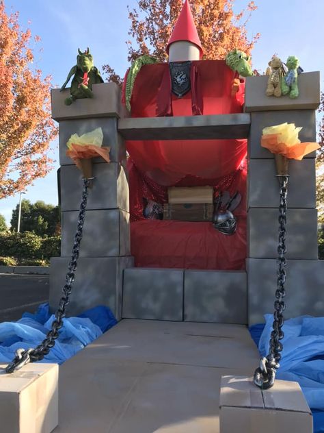 Castle Theme Trunk Or Treat, Knight Trunk Or Treat, Medieval Trunk Or Treat Ideas, Princess Float Parade Ideas, Dragon Float Parade, Castle Themed Trunk Or Treat, Medieval Parade Float, Shrek Homecoming Float, Castle Floats Parade