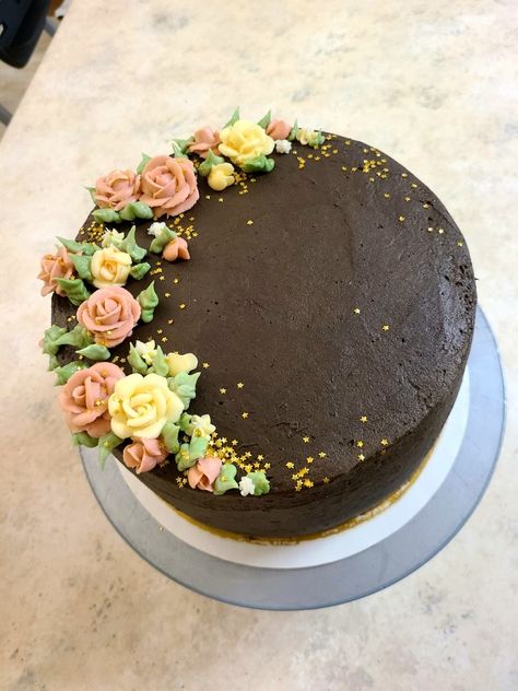 Chocolate Cake With Yellow Flowers, Flowers On Chocolate Cake, Chocolate Floral Cake Design, Chocolate Cake With Flowers On Top, Chocolate Cake Decoration Flowers, Double Chocolate Birthday Cake, Chocolate Flowers Cake, Chocolate Cake Flowers, Chocolate Birthday Cake With Flowers