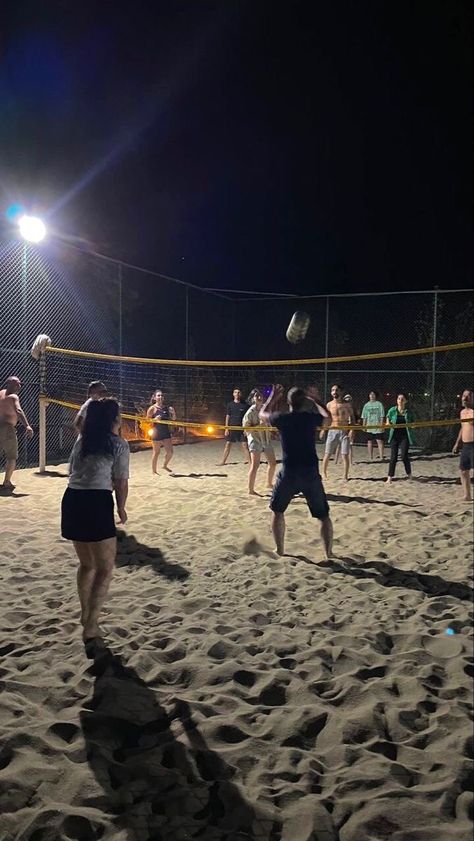 Volleyball Fake Story, Vibes Amigos, Adolescence Aesthetic, Amigos Aesthetic, Life Vision Board, Teen Life, Foto Ideas Instagram, Summer Bucket Lists, Summer Bucket