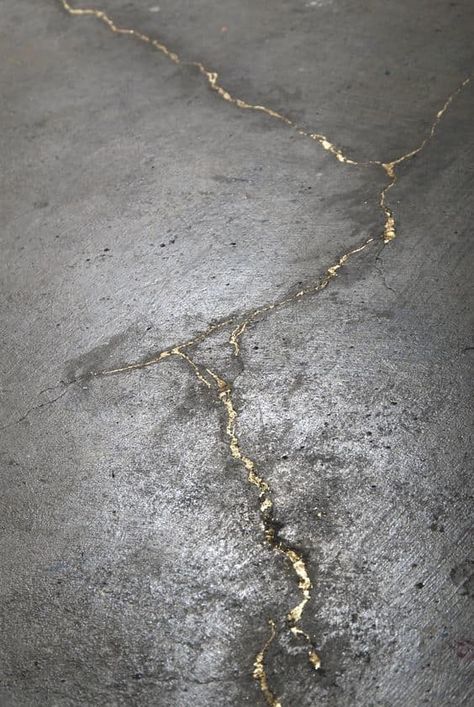 Do It Yourself Decoration, Deco Boheme, Concrete Floor, Decor Minimalist, Linoleum, Concrete Floors, Apartment Therapy, Wabi Sabi, Gold Leaf