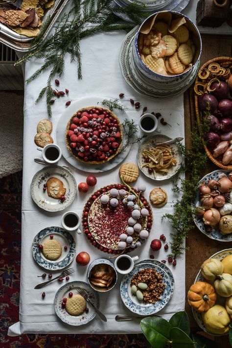 christmas table, pies, tart, food styling, photography, winter mood, onthetable, flatly, Almond cookies Christmas Food Photography, Christmas Dessert Table, Christmas Cookbook, Family Style Dinner, Gluten Free Sweet, Food Content, Food Photography Inspiration, Food Props, Power Foods