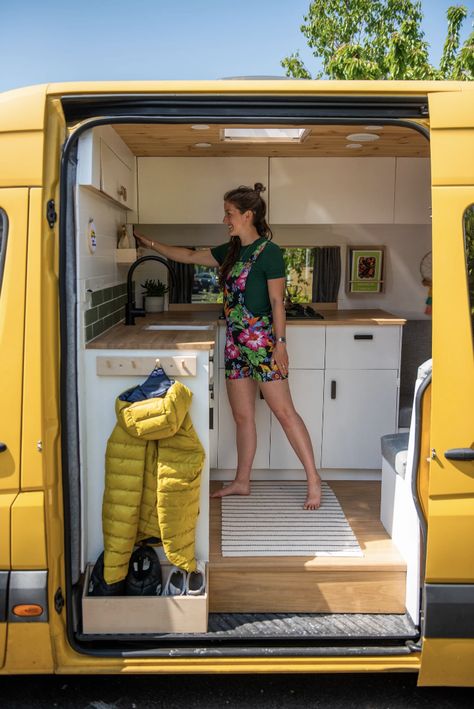 Campervan Kitchen Ideas, Campervan Kitchen, Camper Van Kitchen, Ducato Camper, Van Kitchen, Van Tour, Auto Camping, Van Dwelling, Camper Van Life