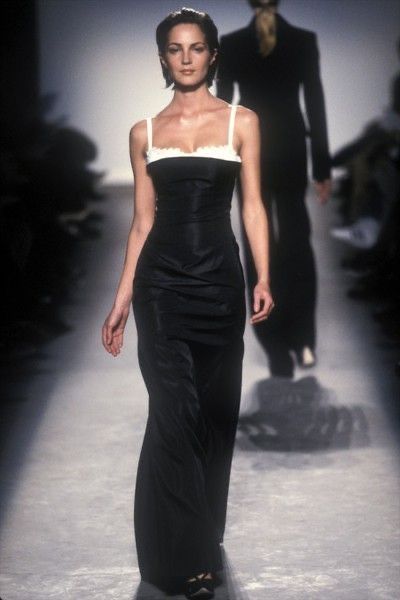 Classic Runway Fashion, 90s Runway Archive, Prada Runway Outfits, 90s Vintage Runway Dresses, Christy Turlington 90s Runway, Run Way Models Fashion Show, 90s Couture Fashion, Unrealistic Clothes, Silk Dress Runway