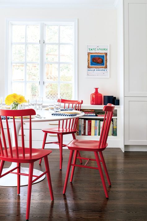 Colorful Dining Room Ideas, Colorful Dining Room, Red Dining Chairs, Red Chairs, Dining Corner, Red Dining Room, Eclectic Dining Room, Eclectic Dining, Chic Dining Room