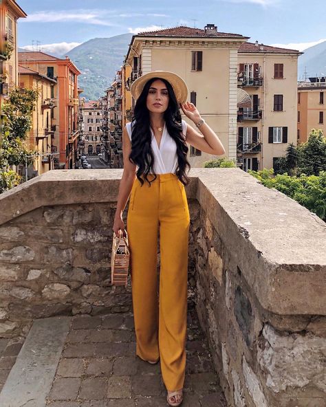 Remembered again why I love Italy so much. 💛 #ootd #italy #laspezia #travel Yellow Top Outfit, Cute Professional Outfits, Fashionable Work Outfit, Everyday Casual Outfits, Professional Outfits, Female Fashion, Business Casual Outfits, Business Outfits, Womens Casual Outfits