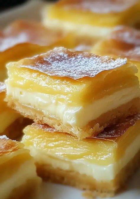 Vanilla Custard Cream Squares | Delectable Recipe Vanilla Custard Cream Squares, Custard Cream Squares, Philo Pastry, Puff Pastry Cake, Vanilla Pastry Cream, Types Of Pastry, Custard Cream, Square Recipes, Make Ahead Desserts