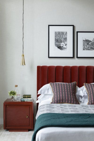 These Modern Headboard Ideas Make a Case for Going Untraditional Red Headboard, Studio Ashby, Headboard With Shelves, Teal Bedroom, Modern Headboard, Green Throw, Bedroom Red, Sopot, Headboard Designs