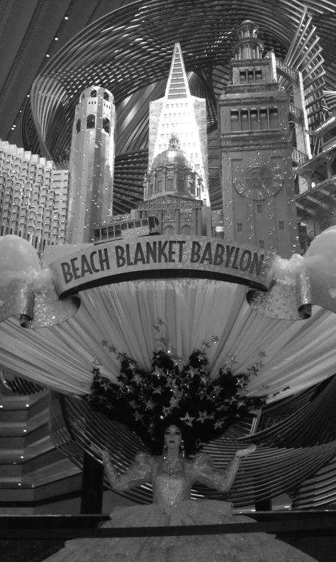 San Francisco - Beach Blanket Babylon at the Hyatt Regency San Francisco. Babylon Club, Beach Blanket Babylon, San Francisco Beach, Gate City, Light And Dwell, Golden City, Golden Gate Park, San Francisco City, Hyatt Regency