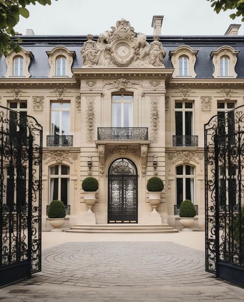 Modern French Chateau, Gatsby House, Dream House Layout, French Mansion, Old Money House, Parisian Architecture, Mansion Exterior, Smelling Good, Luxury Houses Mansions