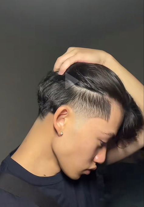 Short Middle Part Hair Men Asian, Low Taper Middle Part Asian, Low Fade Undercut Men, Middle Part Fade Men, Japan Hairstyle Men, Low Taper Middle Part, Taper Undercut, Men Low Fade, Middle Part Hairstyles Men