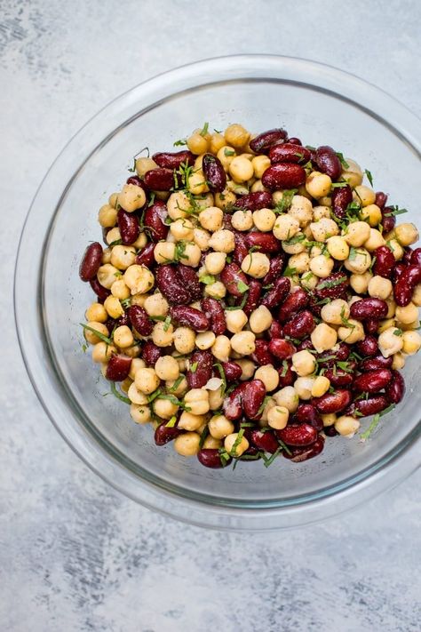 Bean And Chickpea Salad, Red Kidney Bean Salad, Bean Salad Recipes Healthy, Bean Salad Healthy, Kidney Bean Salad, Recipes With Kidney Beans, Cold Salad Recipes, Falafel Salad, Bean Salads