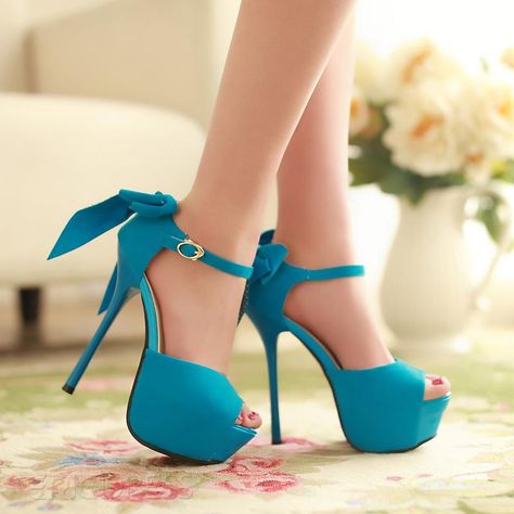 Light Blue High Heels, Blue High Heels, Club Shoes, Blue Heels, Mode Design, Open Toe Shoes, Gorgeous Shoes, Fabulous Shoes, Crazy Shoes