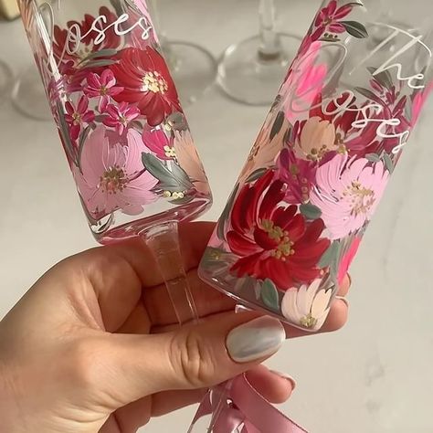 Hollie Yarwood | Painted @ruinart for your girl✨ #handpainted #byhollieuk #paintedbottles #paintedbottles #artist #bestfriend #bestie #special #specialgift… | Instagram Paint Champagne Glasses, How To Paint On Glass With Acrylic, Diy Wine Glass Decorating, Wedding Painting Ideas, Best Paint For Glass, Painted Champagne Glasses, Painted Champagne Flutes, Custom Champagne Bottle, Diy Wine Glasses Painted