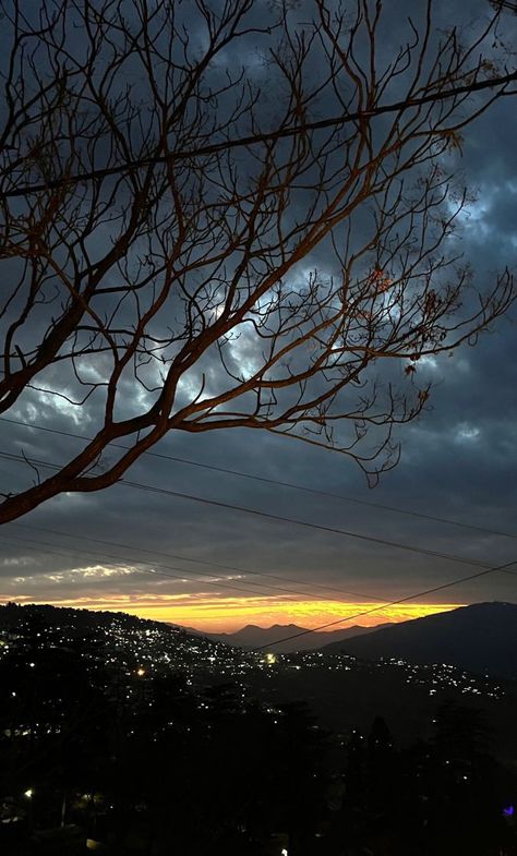 Amazing Sky Photos, Uttrakhand Wallpaper, Mussoorie Night View, Uttrakhand Aesthetics, Pahar Photo, Uttarakhand Aesthetic, Nainital Aesthetic, Night Mountain View, Mountain View Aesthetic