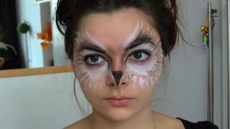 This guide shows you how to do easy owl Halloween makeup. Create a fun adult owl Halloween costume with this step-by-step tutorial. Owl Face Makeup, Owl Halloween Makeup, Owl Costume Makeup, Owl Inspired Makeup, Owl Makeup Halloween, Roadrunner Costume, Owl Face Paint, Owl Costume Diy, Owl Cosplay