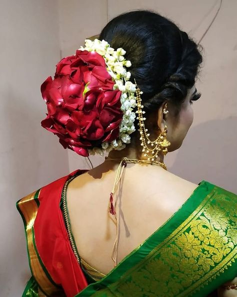 This new trendy floral bridal bun with rose petals for my pretty bride..❤️ . . Look designed by - @sheetalstripathi . . #sheetalstripathi… Bridal Bun, Bun Hairstyle, Bride Look, Floral Bridal, Rose Petals, Indian Fashion, Makeup Tutorial, Hairstyles, Hair Styles