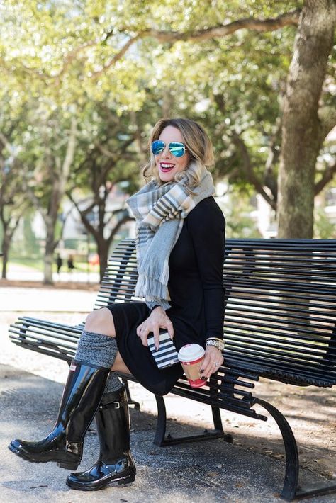 Black Turtleneck Dress, Rubber Boot, Black Turtleneck, Turtle Neck Dress, Hunter Boots, Little Black Dress, Black Dress, Turtle Neck, Boots