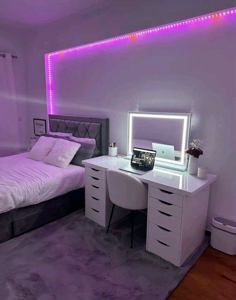 𝒮𝐸 𝒯𝑅𝒪𝒰𝒱𝐸𝑅 ? #fanfiction # Fanfiction # amreading # books # wattpad Pretty Vanity, Comfortable Bedroom Decor, Bedroom Ideas For Small Rooms Cozy, Easy Room Decor, White Room Decor, Luxury Room Bedroom, Classy Bedroom, Room Upgrade, Room Redesign