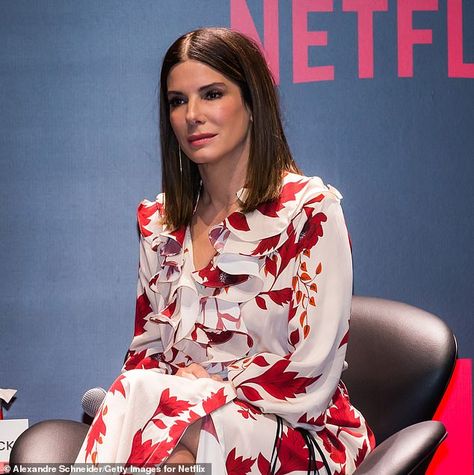 Sandra Bullock dons frilly floral frock for Netflix Bird Box event at CCXP in São Paulo Sandra Bullock Oscar, Zoe Mclellan, Sandra Bullock Hair, Katherine Moennig, Miss Congeniality, Floral Frocks, Georg Listing, Bird Box, Kyle Richards