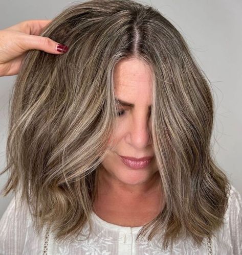 Dirty Blonde Balayage to Cover Natural Gray Hairs Grey Brown Hair, Gray Blending, Gray Balayage, Grey Hair Coverage, Blond Balayage, Covering Gray Hair, Hair Adviser, Natural Gray Hair, Transition To Gray Hair