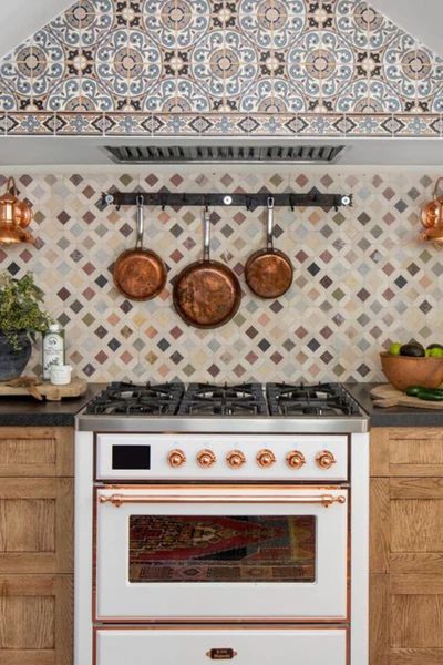 Spanish Kitchen Ideas: 10 Touches to Transform Your Kitchen — Farmhouse Kitchen and Bath Spanish Tile Kitchen, Spanish Inspired Kitchen, Spanish Revival Kitchen, Spanish Kitchen Design, Hacienda Kitchen, Spanish Style Kitchen, Marble Backsplash Kitchen, Spanish Kitchen, Mediterranean Kitchen