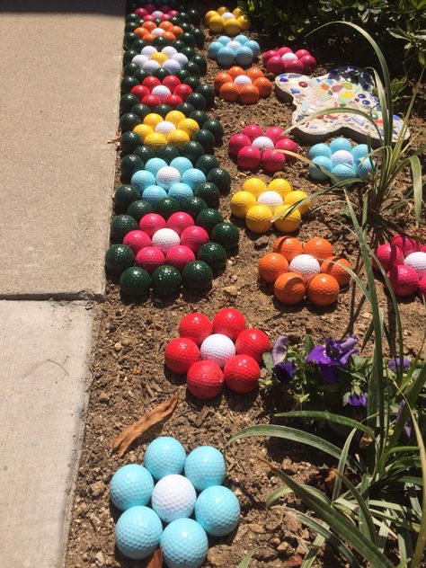 Golf ball flowers, lawn decoration, california drought                                                                                                                                                     More Golf Crafts, Flowers Outside, Golf Ball Crafts, Ball Ideas, Garden Balls, Outdoor Crafts, Clay Pot Crafts, Plants And Flowers, Lawn Decor