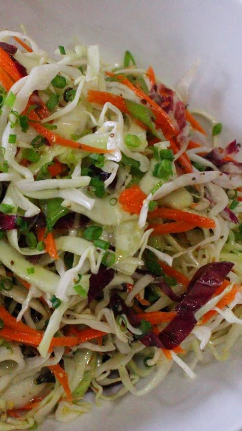 VINEGAR BASED COLESLAW Vinegar Based Coleslaw, Vinegar Based Coleslaw Recipe, Resep Salad, Cole Slaw, Slaw Recipes, Coleslaw Recipe, Cabbage Recipes, Idee Pasto Sano, Veggie Dishes