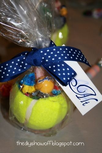 such a cute idea!! where was pinterest when I was in high school these would have been great secret sister presents for the team!?! Tennis Ball Crafts, Tennis Decorations, Tennis Crafts, Tennis Birthday Party, Tennis Birthday, Tennis Party, Diy Shows, Diy Party Favors, Tennis Team