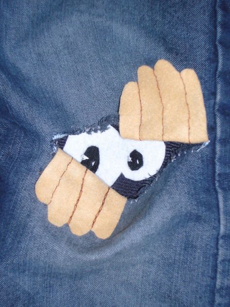 little person inside Patches Patches On Pants, Patched Jeans Diy, Blue Jeans Crafts, Repair Clothes, Costura Diy, Jean Crafts, Knee Patches, Denim Crafts, Jeans Diy