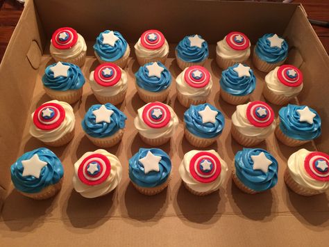 Captain America Food Ideas, Captain America 1st Birthday, Captain America Themed Food, Captain America Cake Ideas, Captain America Drink, Captain America Cupcakes, Captain America Cake, Marvel Party, Birthday Sheet Cakes