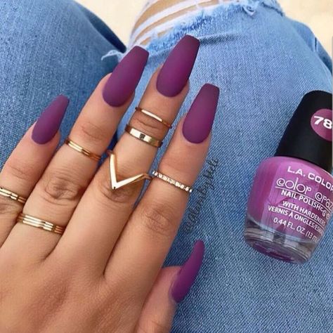 10 Tropical Nail Colors Perfect For Beach Season – Society19 Jewelry Nails, Nails Jewelry, Matte Nail Art, Coffin Nails Matte, Nails Purple, Tropical Nails, Polish Nails, One Color Nails, Purple Nail