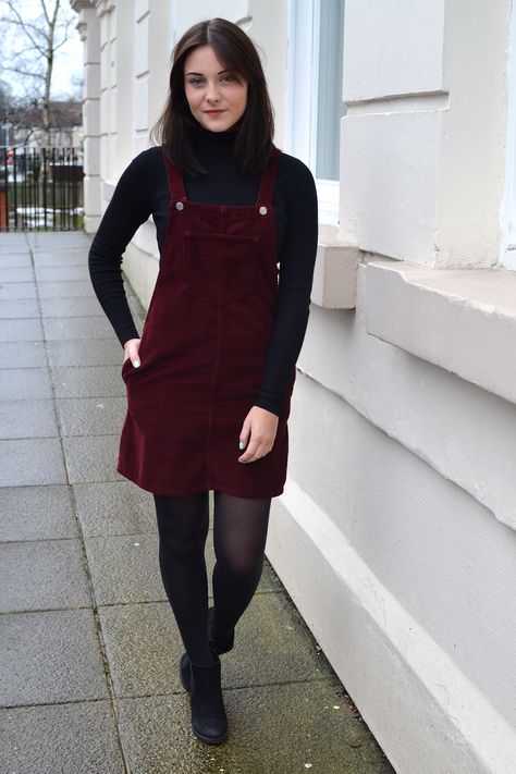 ktcrossthwaite: FASHION: THE LITTLE BURGUNDY DRESS Mode Style Anglais, Burgundy Dress Outfit, Pinafore Dress Outfit, Pinafore Outfit, Burgundy Outfit, Eyeliner Makeup, Mandala Tattoo Design, Winter Dress Outfits, Winter Work