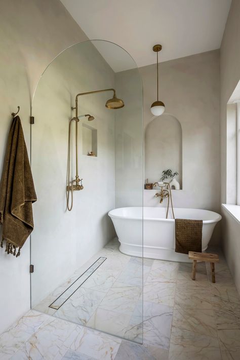 Swoon Factor in Killara, NSW - Farmhouse Sinks, Traditional Basin Stands and Toilets from Turner Hastings Hamptons Style Bathroom, Traditional Hamptons, Microcement Walls, House Of Hackney Wallpaper, Counter Top Accessories, Bathroom Transformation, Master Ensuite, Bathtub Design, Traditional Toilets