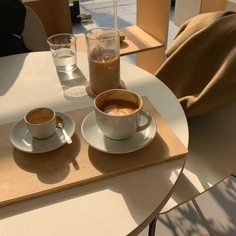 Coffee Shop Aesthetic, Cups Of Coffee, Cream Aesthetic, Aesthetic Coffee, Beige Aesthetic, Brown Aesthetic, Coffee Cafe, Puddings, Cafe Food